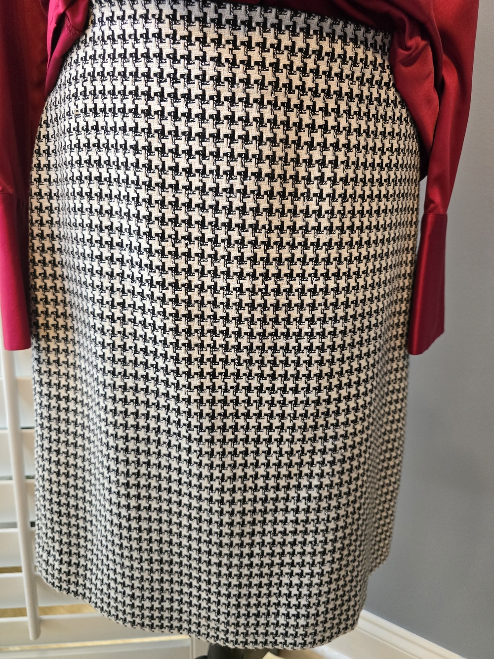White House Black Market Black and White Houndstooth Midi Skirt